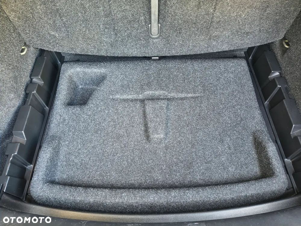 Volvo V40 T2 Linje Svart - 32