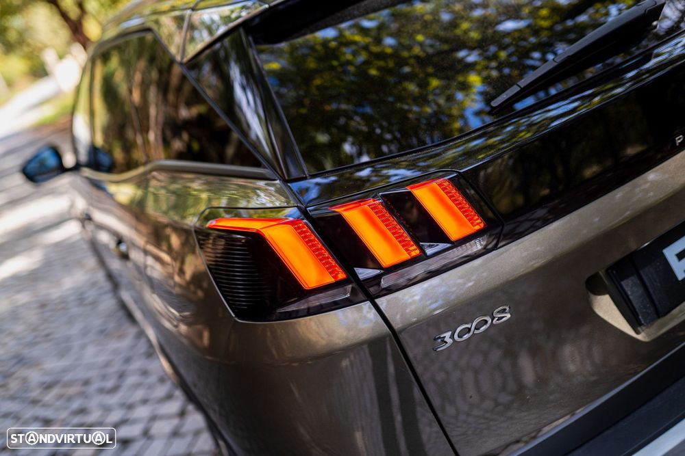 Peugeot 3008 1.6 Hybrid Allure e-EAT8 - 42