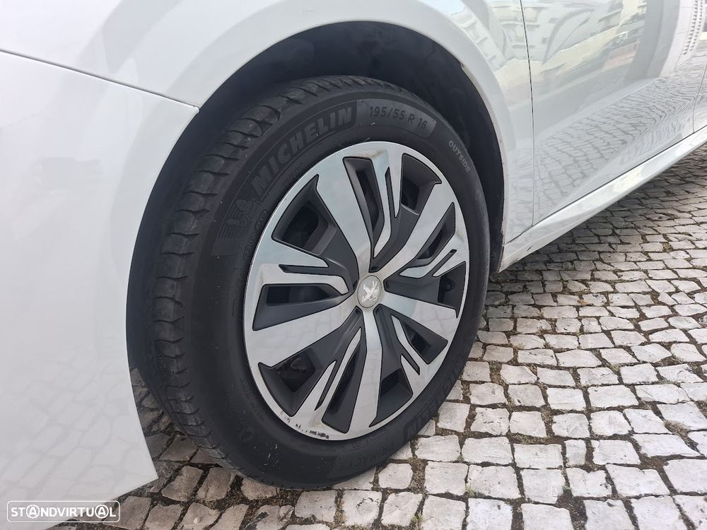 Peugeot 208 PureTech 75 Active - 55