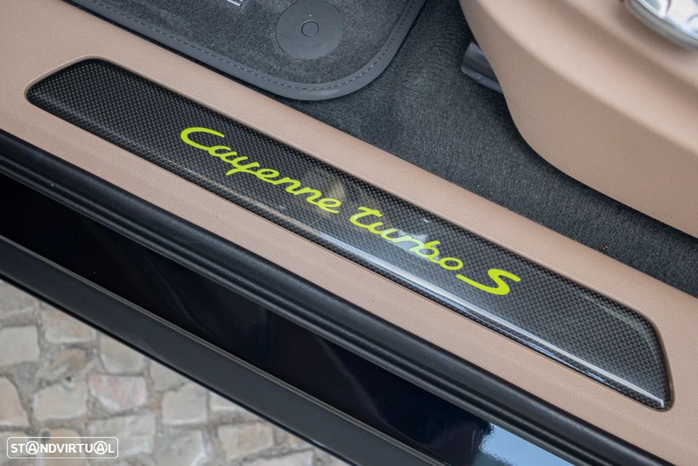 Porsche Cayenne Turbo S E-Hybrid — fotografia 15