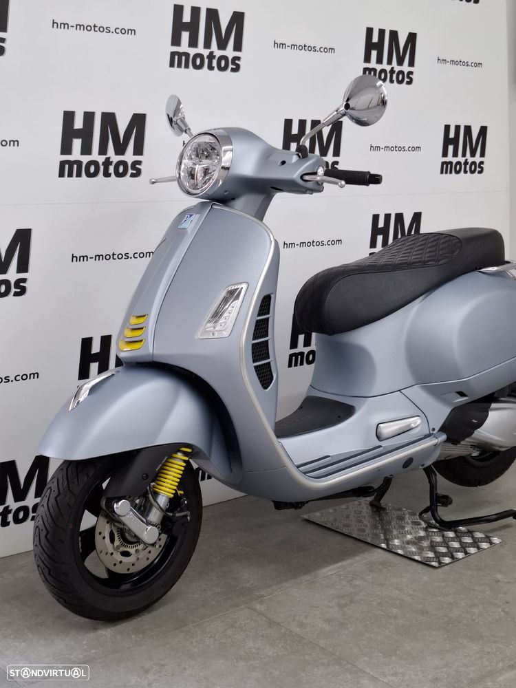 Vespa GTS Super TECH - 14