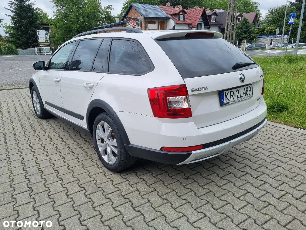 Skoda Octavia Scout 2.0 TDI 4x4 DSG - 7