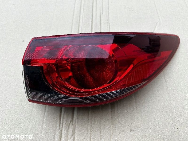 LAMPA TYŁ MAZDA 6 KOMBI LEWA/ PRAWA 13-15R - 2