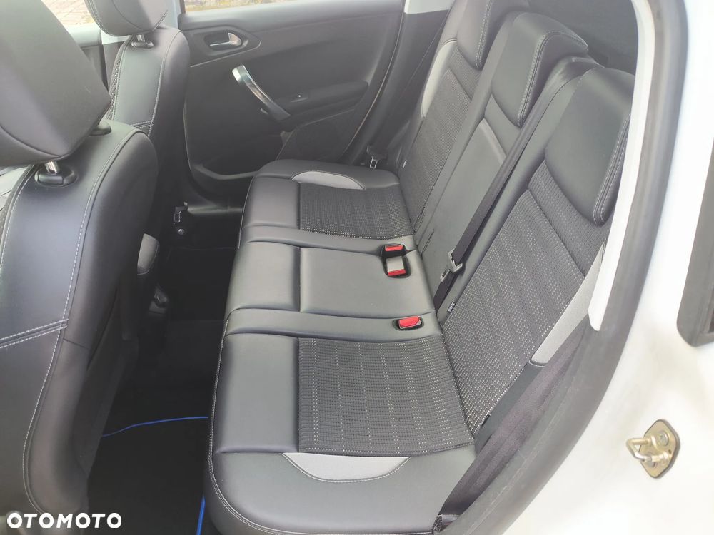 Peugeot 2008 PureTech 82 Allure - 7