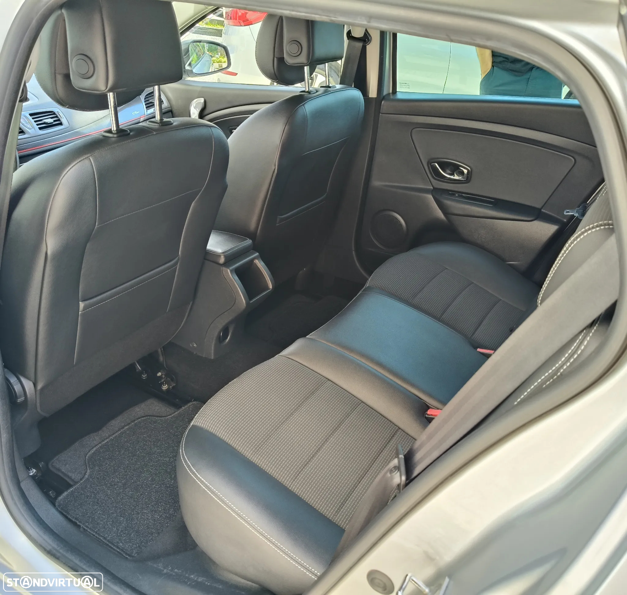 Renault Mégane Sport Tourer 1.5 dCi GT Line EDC - 21