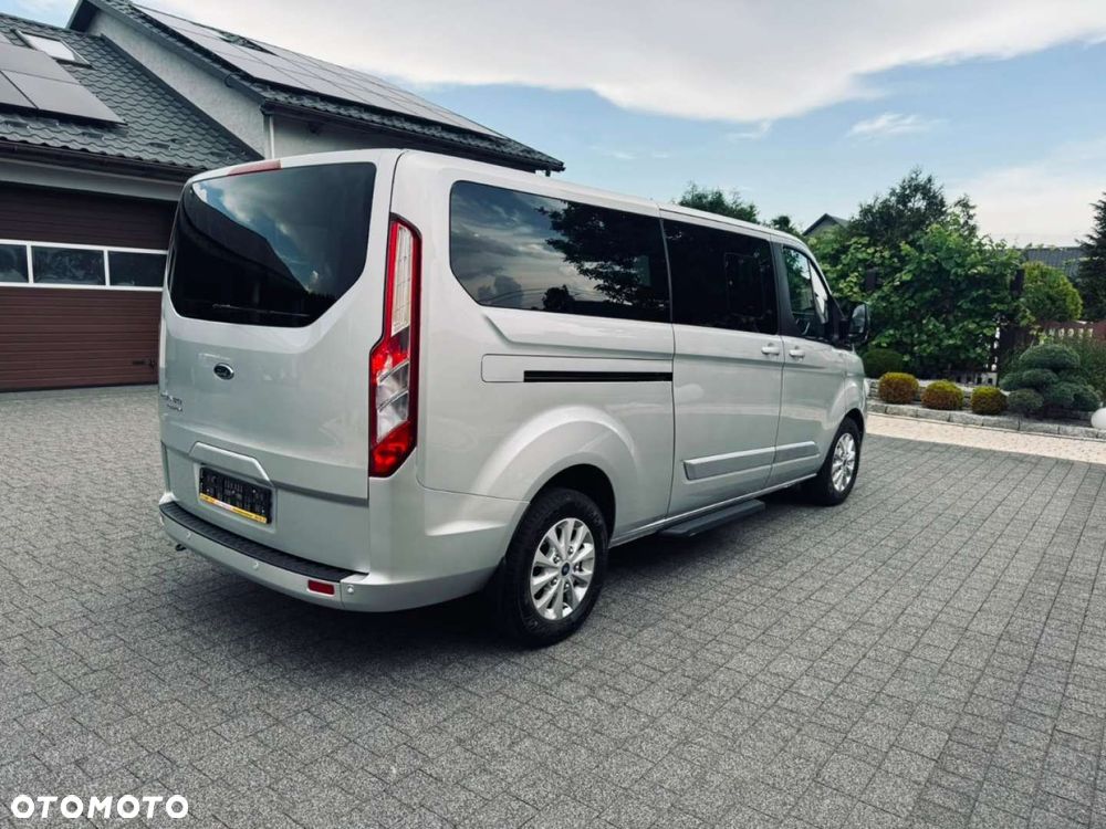 Ford Tourneo Custom - 24