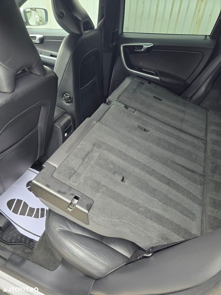 Volvo XC 60 D3 Start-Stop Momentum - 14