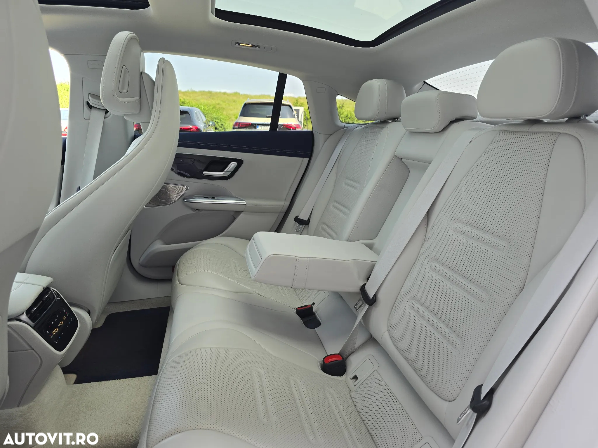 Mercedes-Benz EQE AMG 43 4MATIC - 9