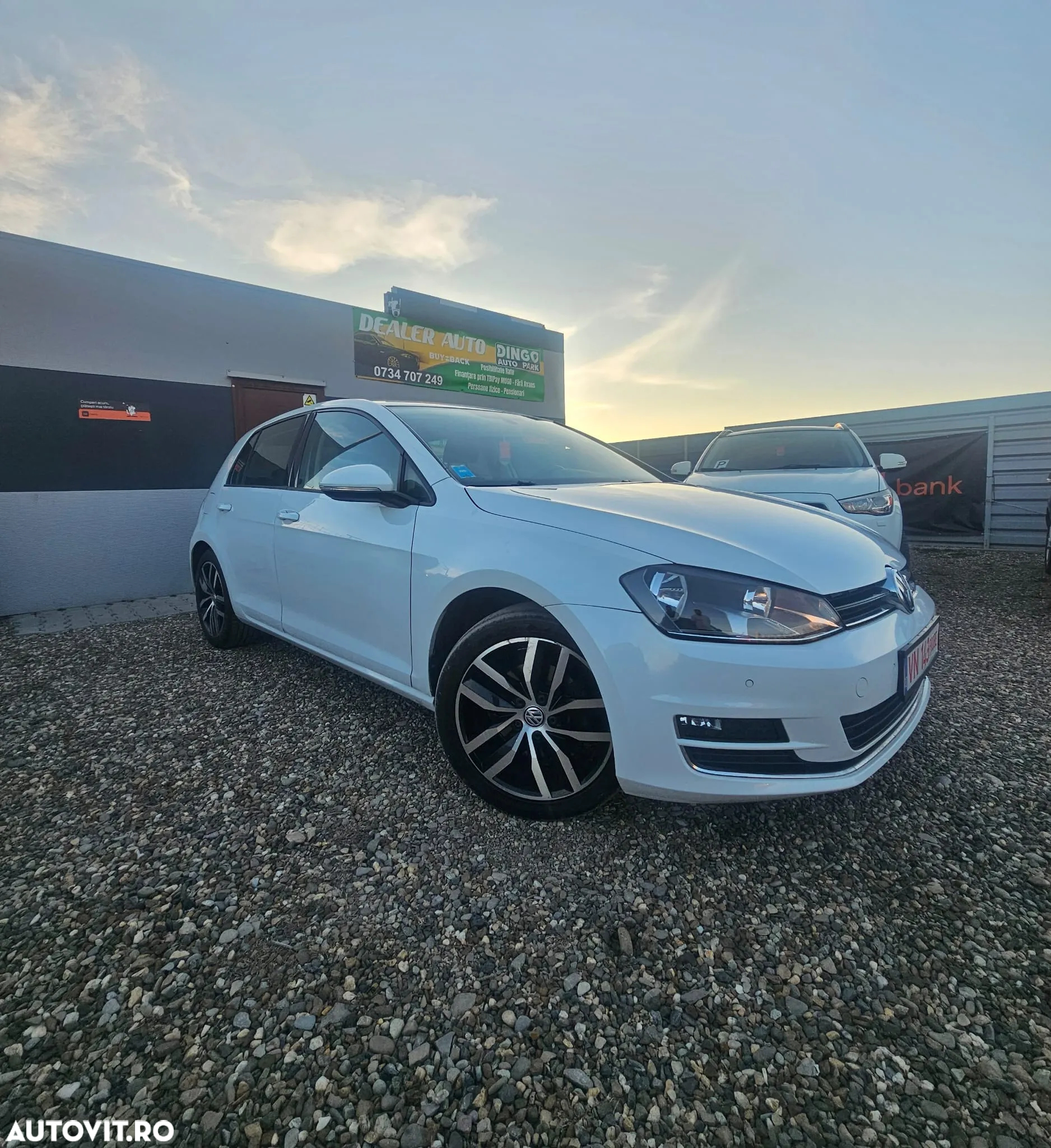 Volkswagen Golf 1.6 TDI BlueMotion Technology DPF Highline DSG - 2