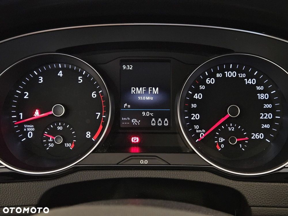 Volkswagen Passat - 14