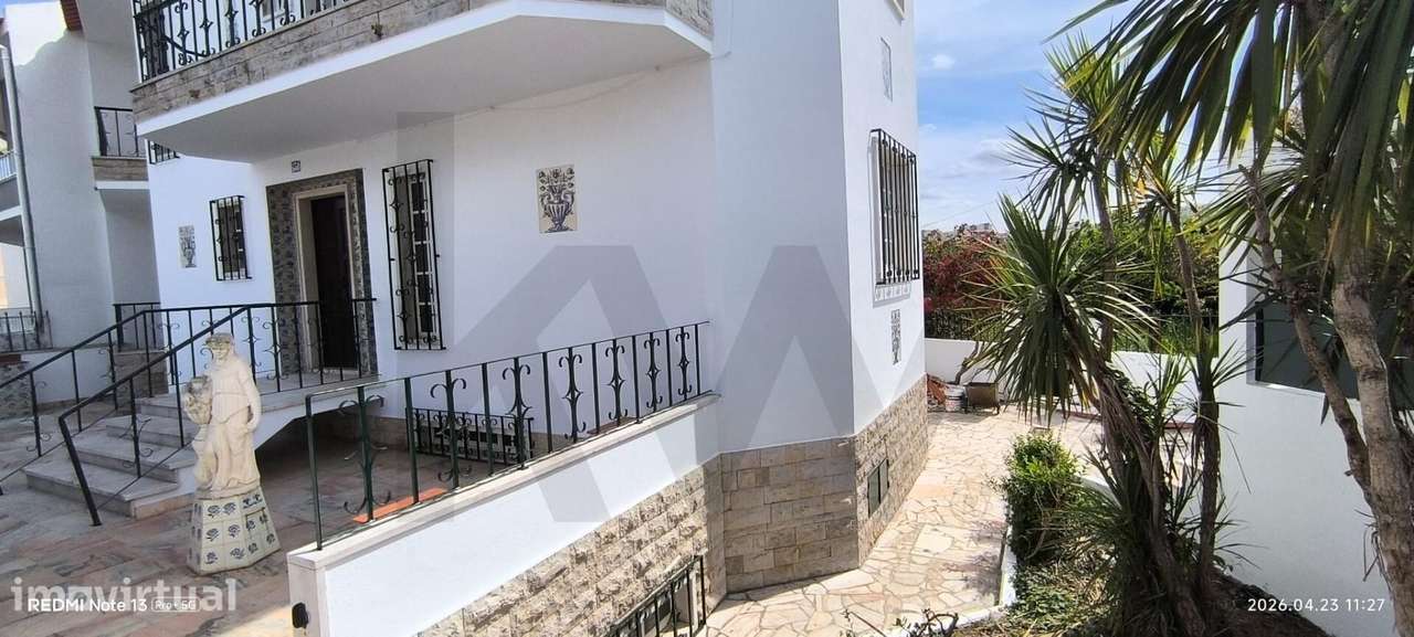 Moradia T4 de Arquitetura Colonial — Um Refúgio Exclusivo Estoril - Grande imagem: 2/20