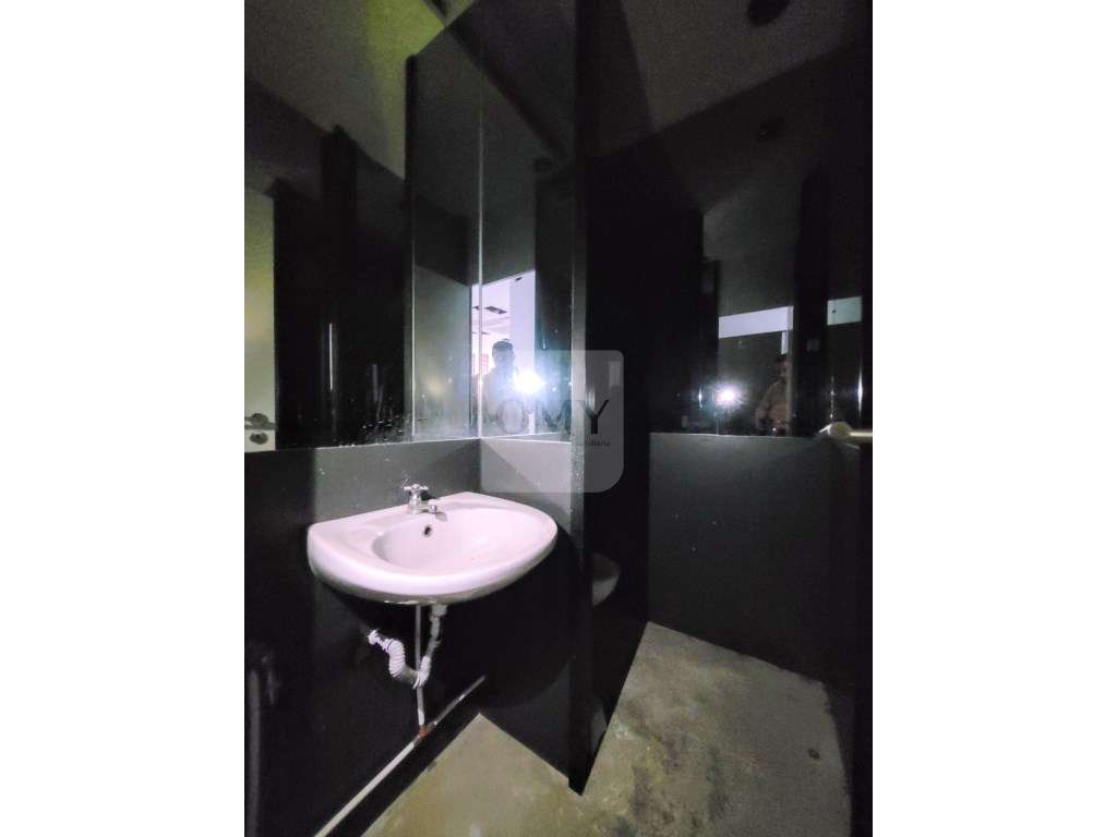 Em Vila Real, Loja de Cave e Rés do Chão Junto à Loja do Cidadão - Grande imagem: 4/8