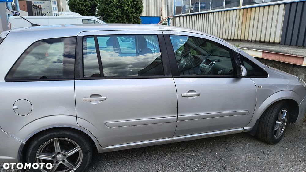 Opel Zafira 1.7 CDTI Essentia - 1