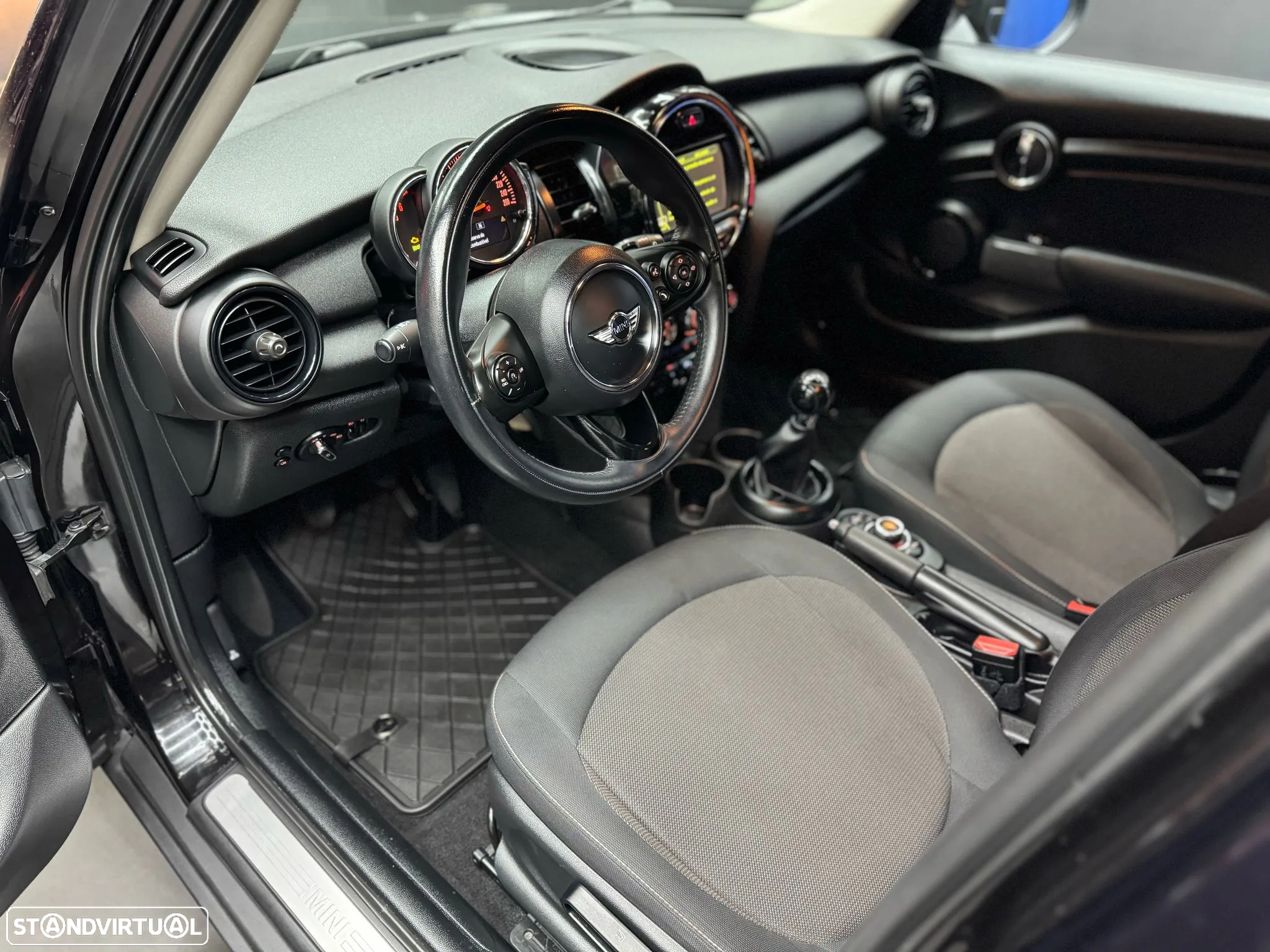 MINI 5 Portas Cooper D - 12