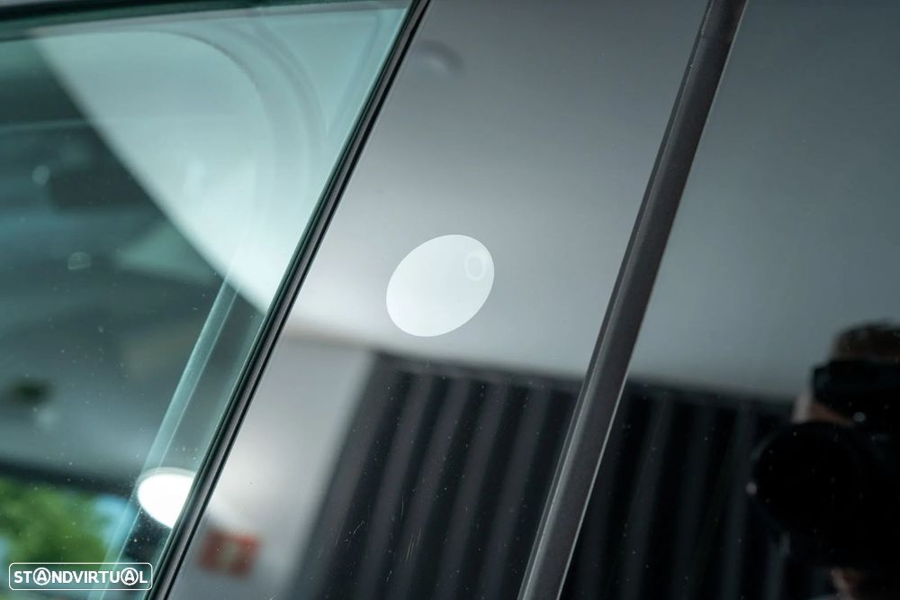 Tesla Model Y Long Range Dual Motor AWD - 13