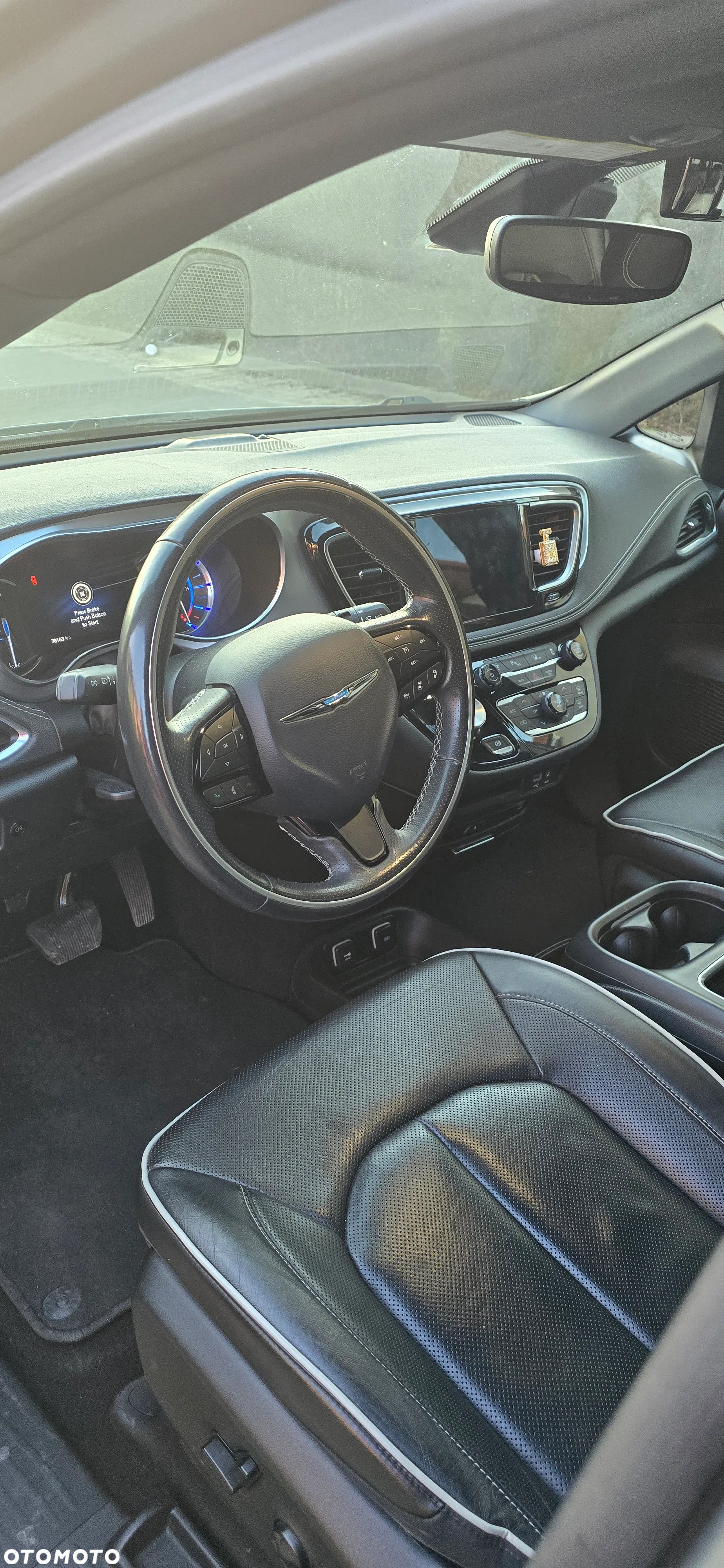 Chrysler Pacifica - 11