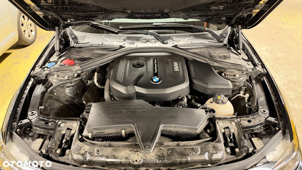 BMW Seria 3 318i M Sport - 21