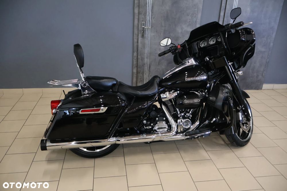 Harley-Davidson Touring Street Glide - 2