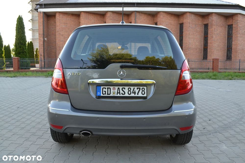 Mercedes-Benz Klasa A 170 BlueEFFICIENCY Elegance - 9