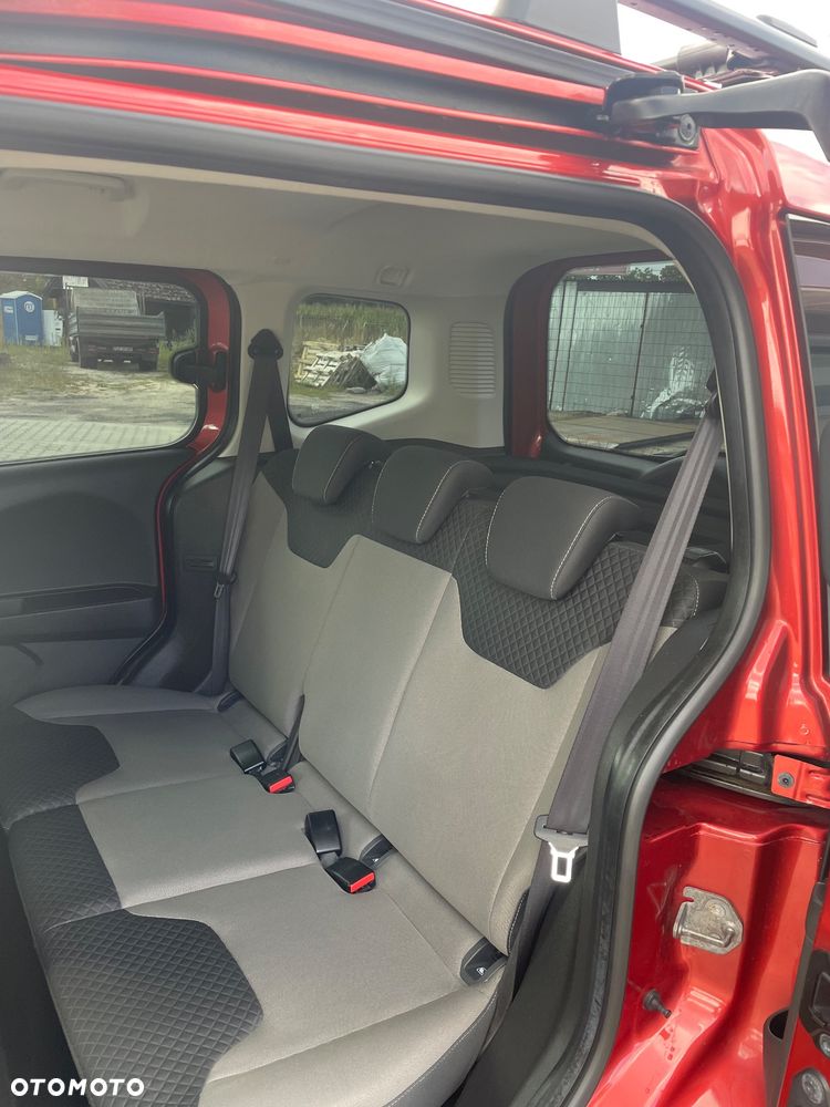 Ford Tourneo Courier - 14