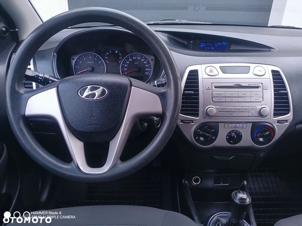 Hyundai i20 1.2 FIFA WM Edition - 11