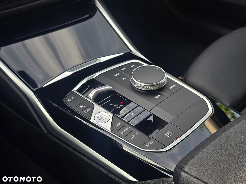 BMW Seria 3 318i - 22