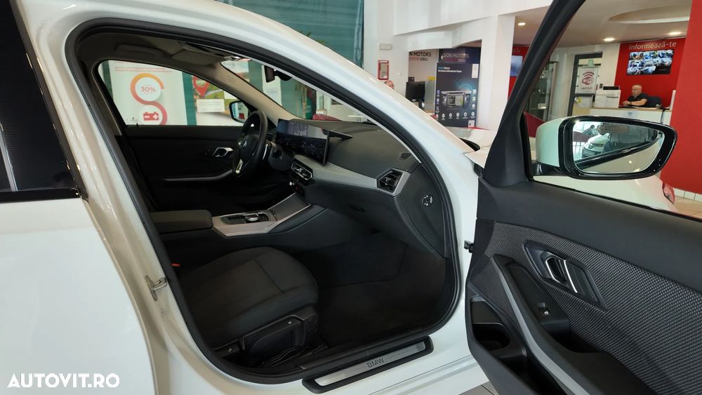 BMW Seria 3 318i Aut. Sport Line - 10