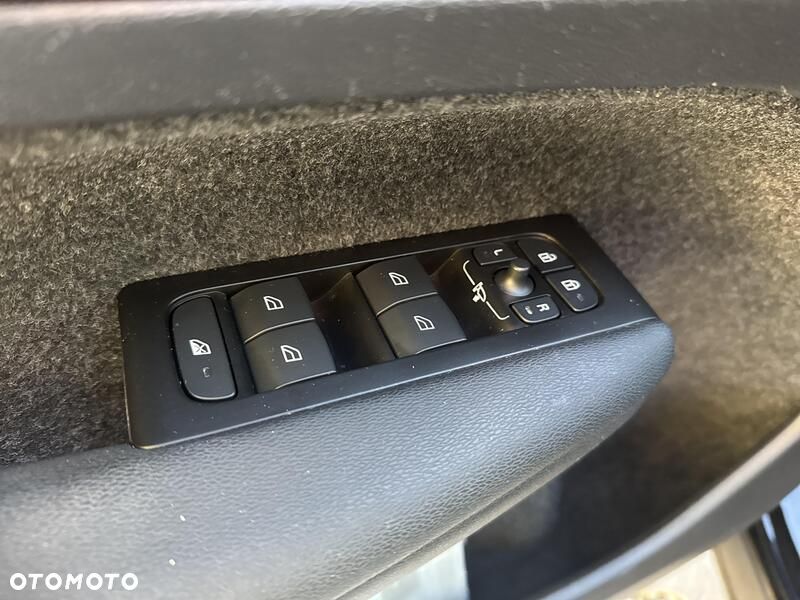 Volvo XC 40 T3 Momentum Pro - 14