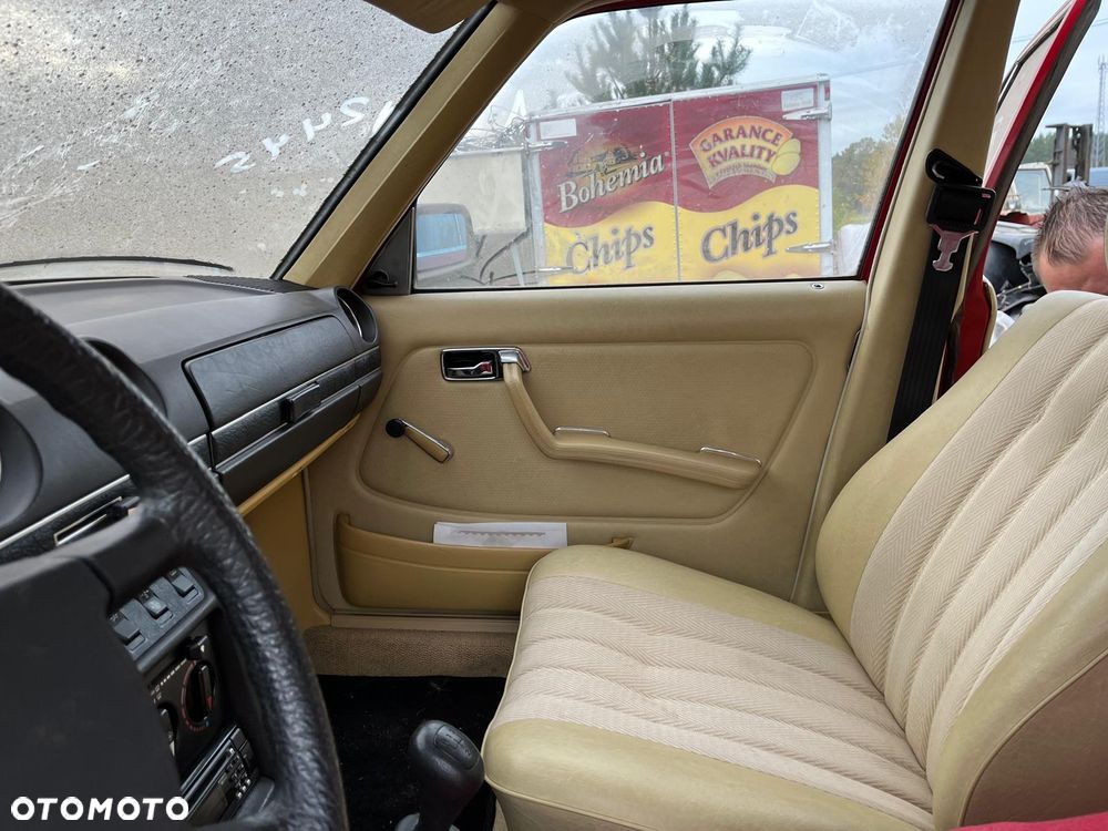 Mercedes-Benz W123 - 20