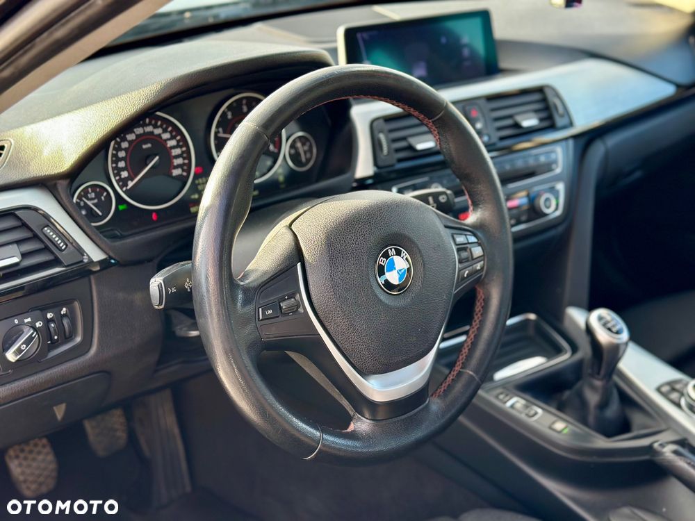 BMW Seria 3 320d DPF Edition Sport - 17