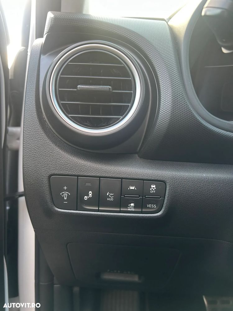 Hyundai KONA Premium - 14