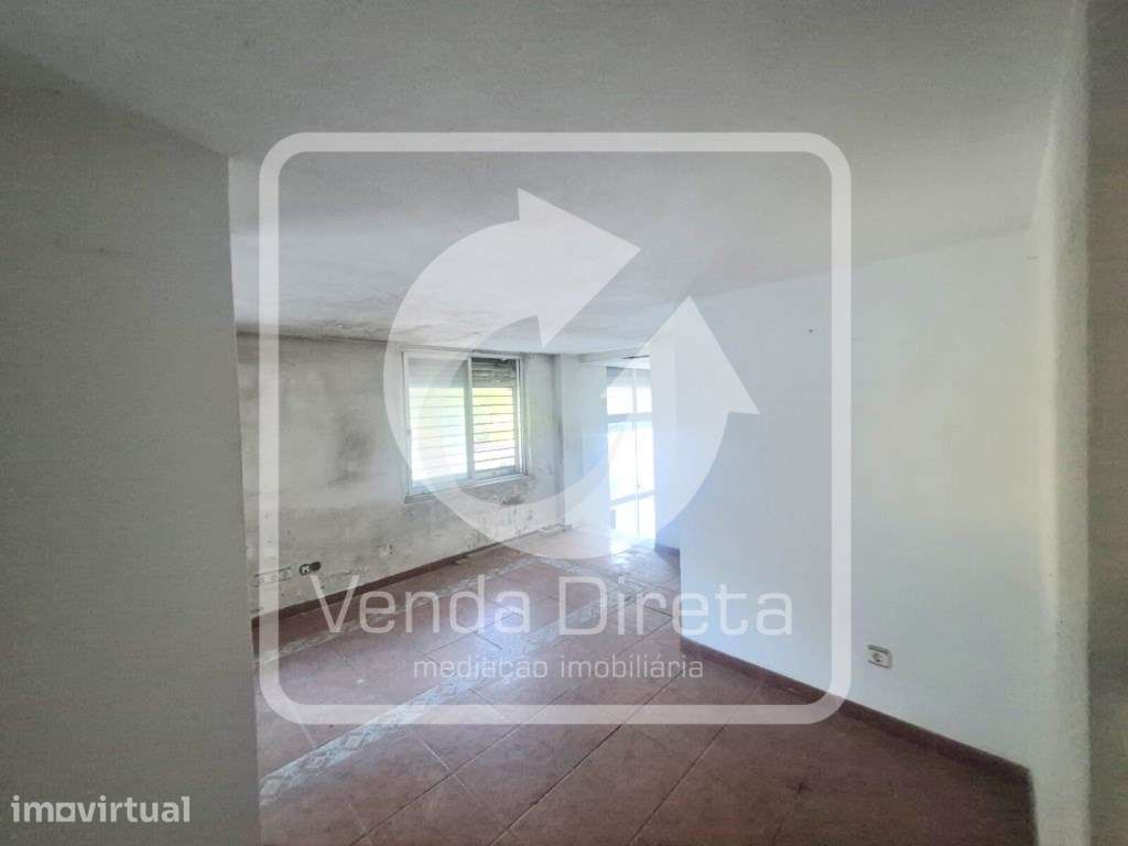 Loja/Escritório Duplex com 108 m² e Terraço no Centro do Laranjeiro... - Grande imagem: 3/17