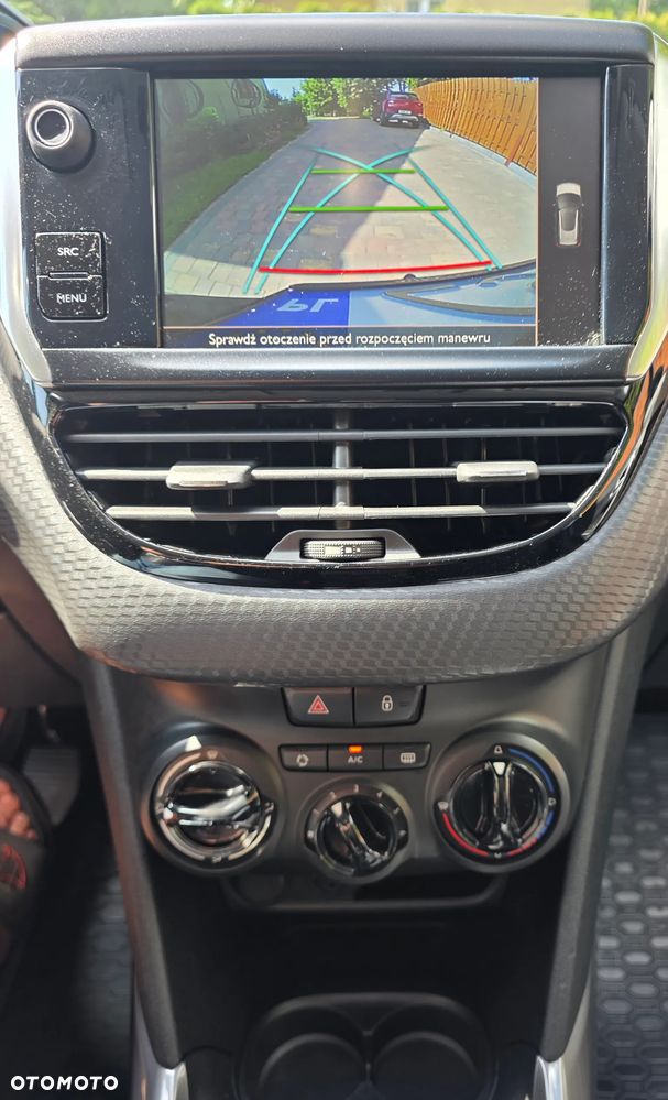 Peugeot 2008 1.2 Pure Tech Style S&S - 12