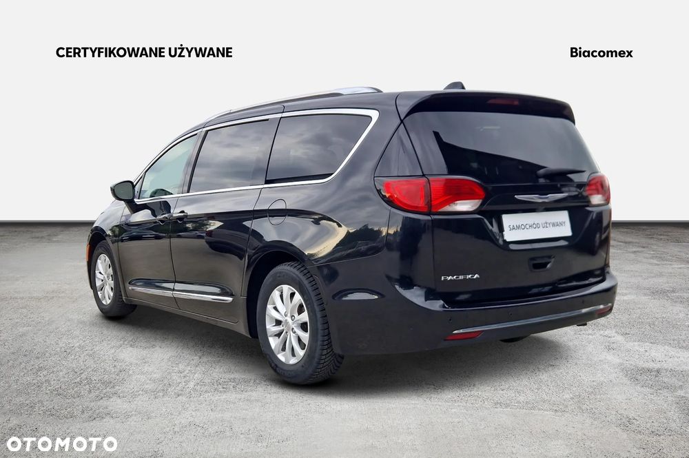 Chrysler Pacifica - 3
