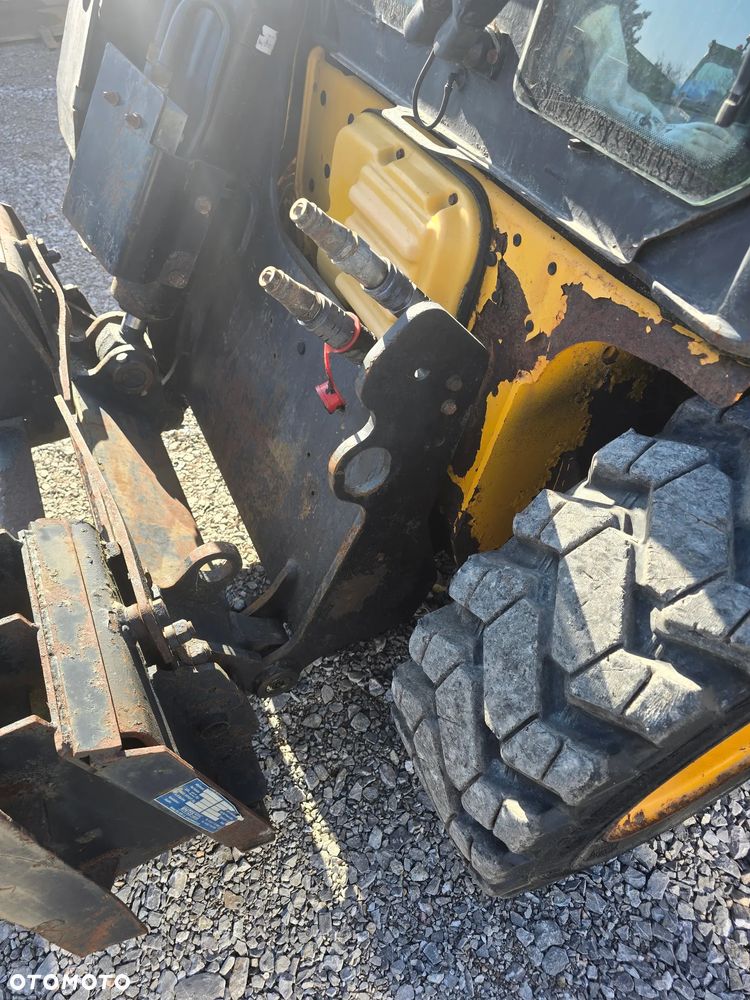 JCB - 8