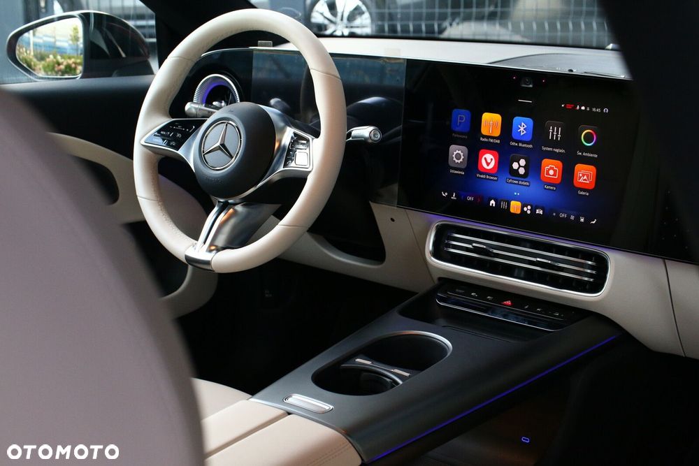 Mercedes-Benz CLA - 25