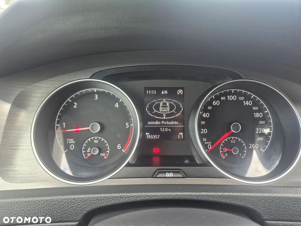 Volkswagen Golf 2.0 TDI SCR Comfortline - 18