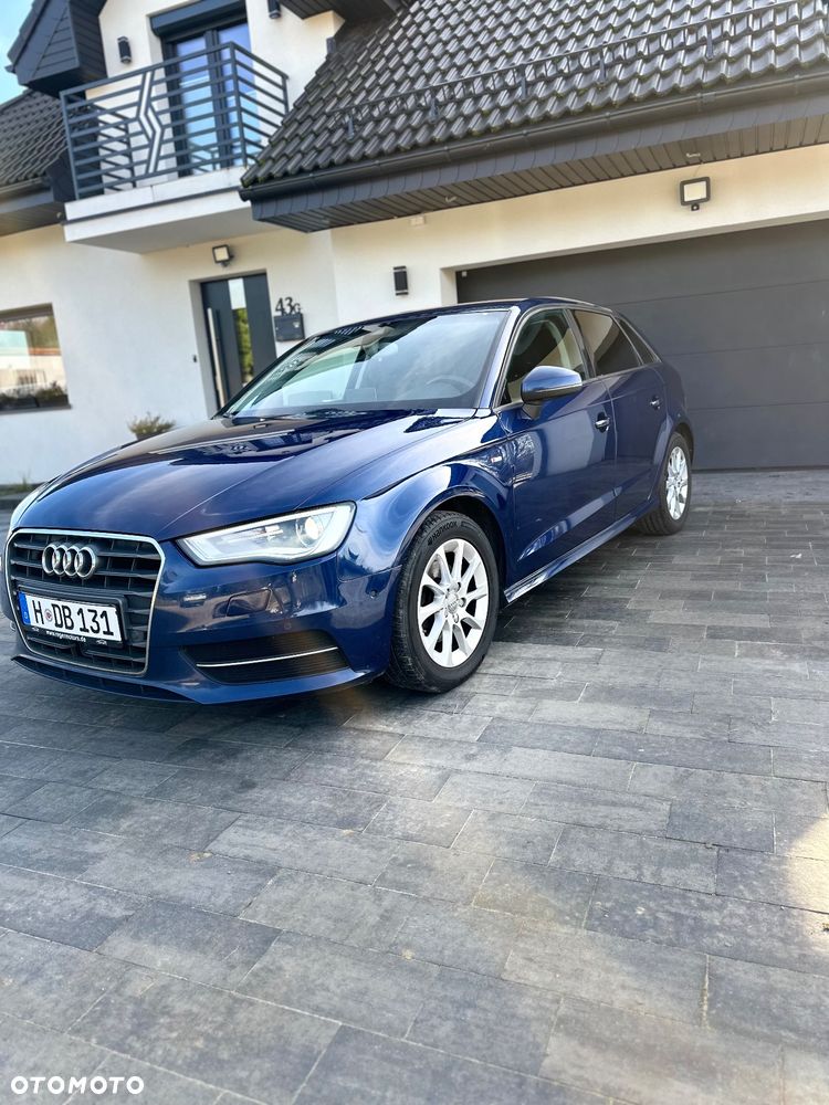Audi A3 Sportback - 1