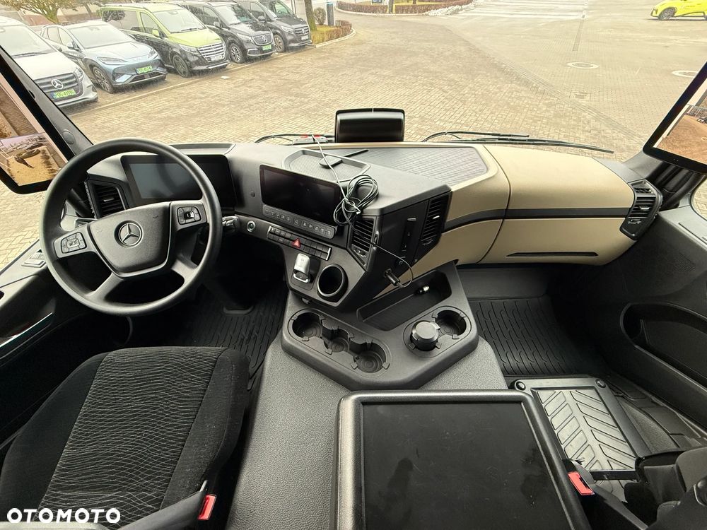 Mercedes-Benz Actros - 10