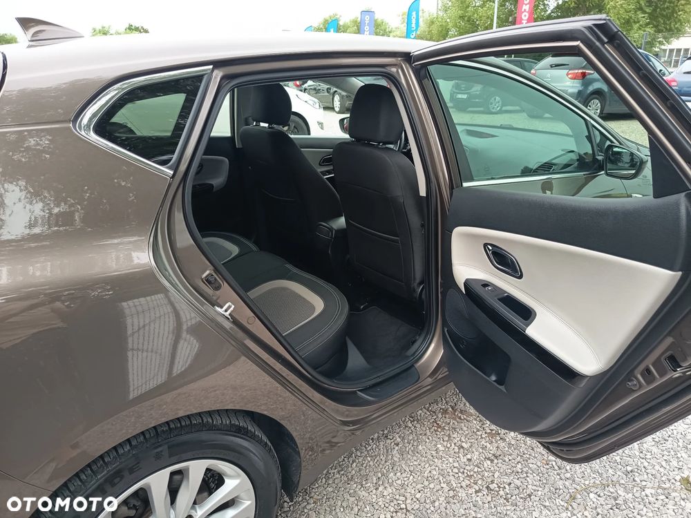 Kia Ceed 1.6 GDI Dream Team Edition - 32
