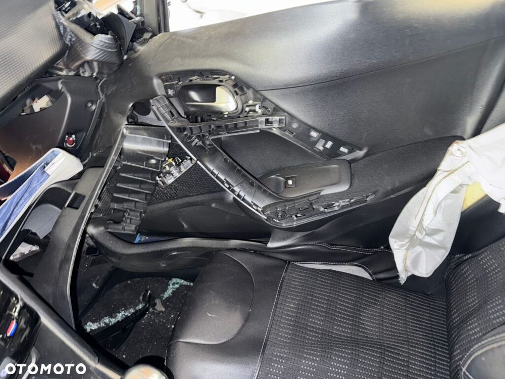 Peugeot 2008 e-HDi FAP 115 STOP & START Allure - 16