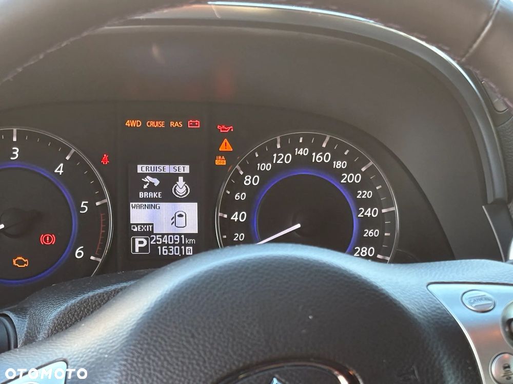 Infiniti QX70 3.0d S - 11