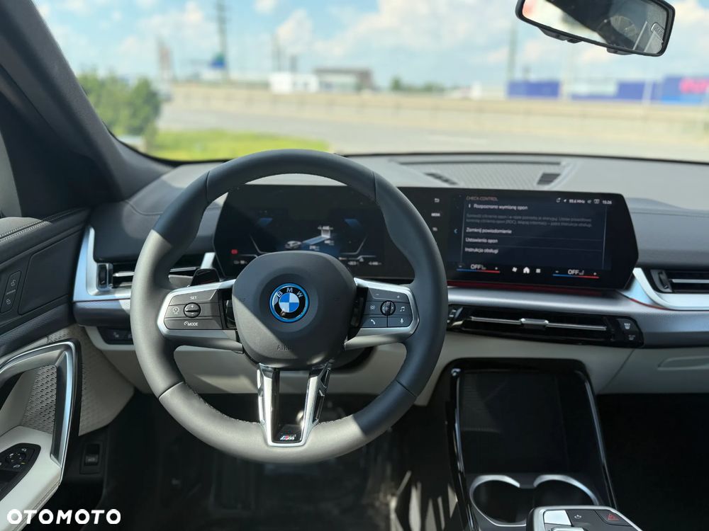 BMW iX2 eDrive20 66.5kWh - 11