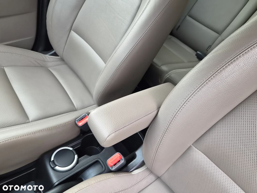 Hyundai ix20 1.6 Premium - 31