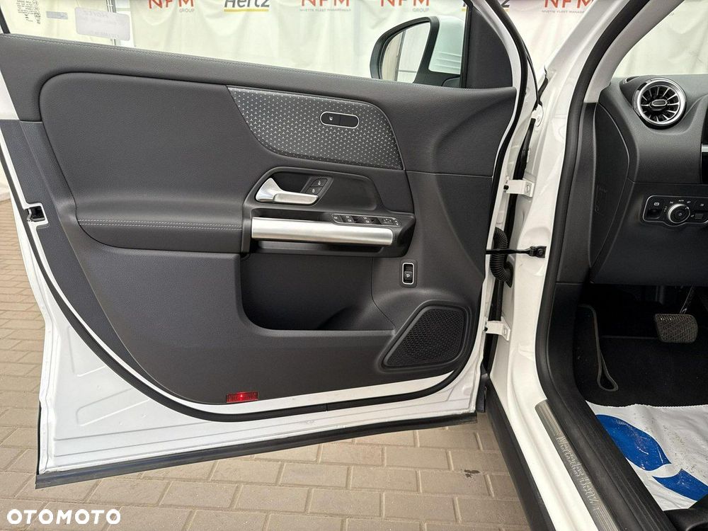 Mercedes-Benz GLA - 11