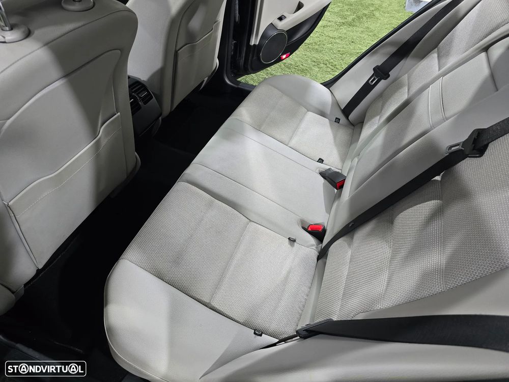 Mercedes-Benz C 250 - 12