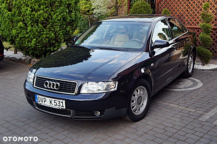 Audi A4 Limousine - 1