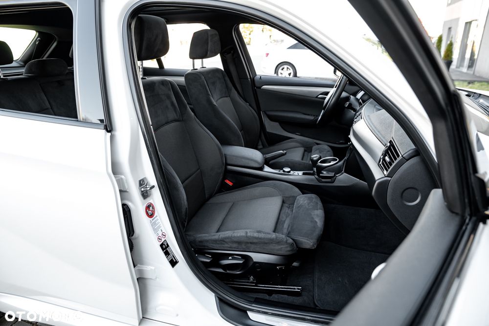 BMW X1 xDrive20d Sport Line - 24