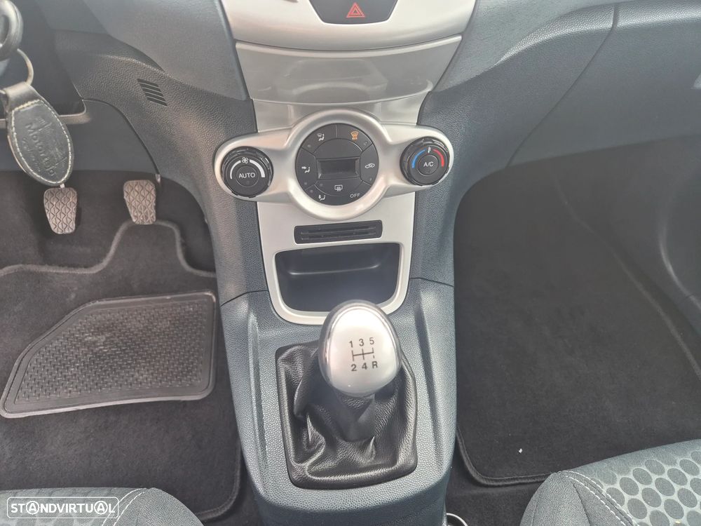 Ford Fiesta 1.25 Titanium 124g - 14