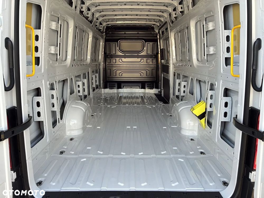 Volkswagen Crafter 35 Furgon LONG/L5H3, 2.0BiTDI 177KM, 4490mm, Wysoki dach, r.o. 4490 - 23